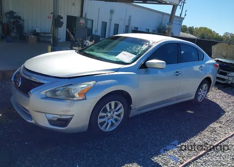 2014 Nissan Altima 2.5/2.5 S/2.5 Sl/2.5 Sv z USA, uszkodzony, nr VIN 1N4AL3AP2EN378782